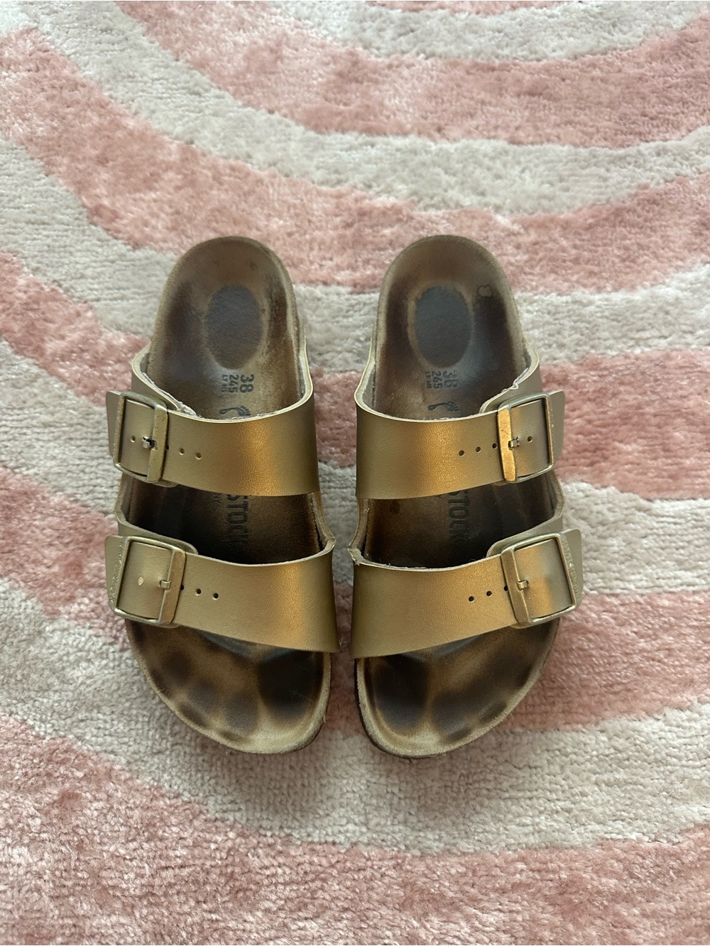 Birkenstock Sandals in Gold Size 38